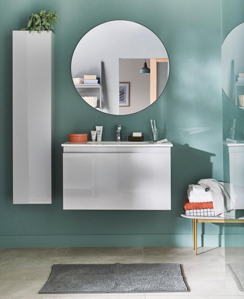 meuble de rangement blanc avec vasque et miroir salle de bain
