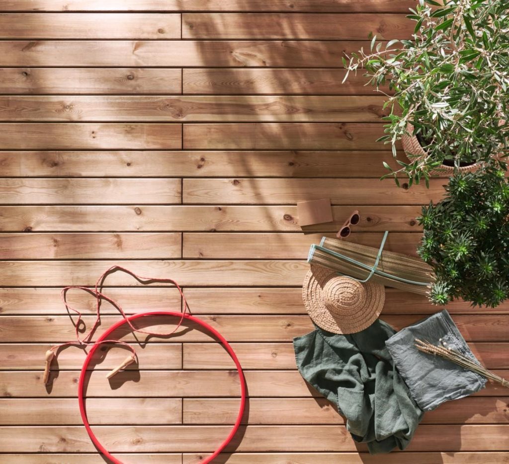 Sol terrasse avec des accessoires