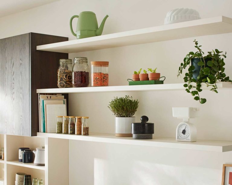 fixation etagere invisible
