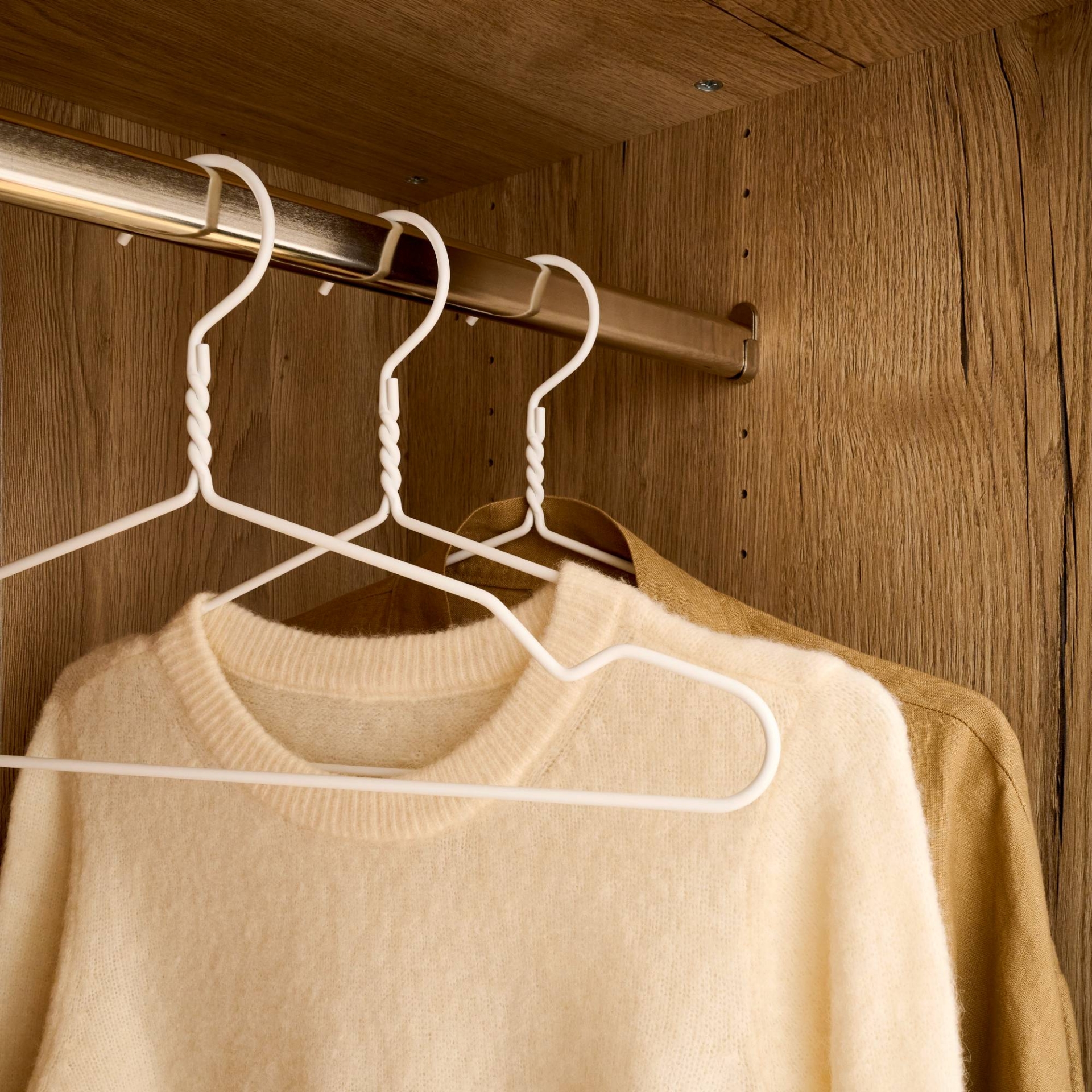 Comment installer un dressing dans une niche : la méthode complète