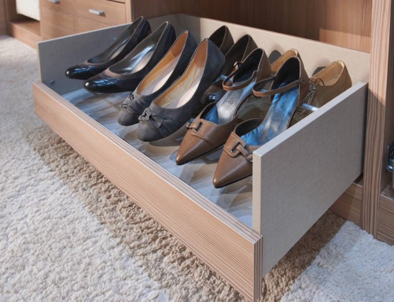 Amenagement d'un placard à chaussures : ranger enfin toutes les paires