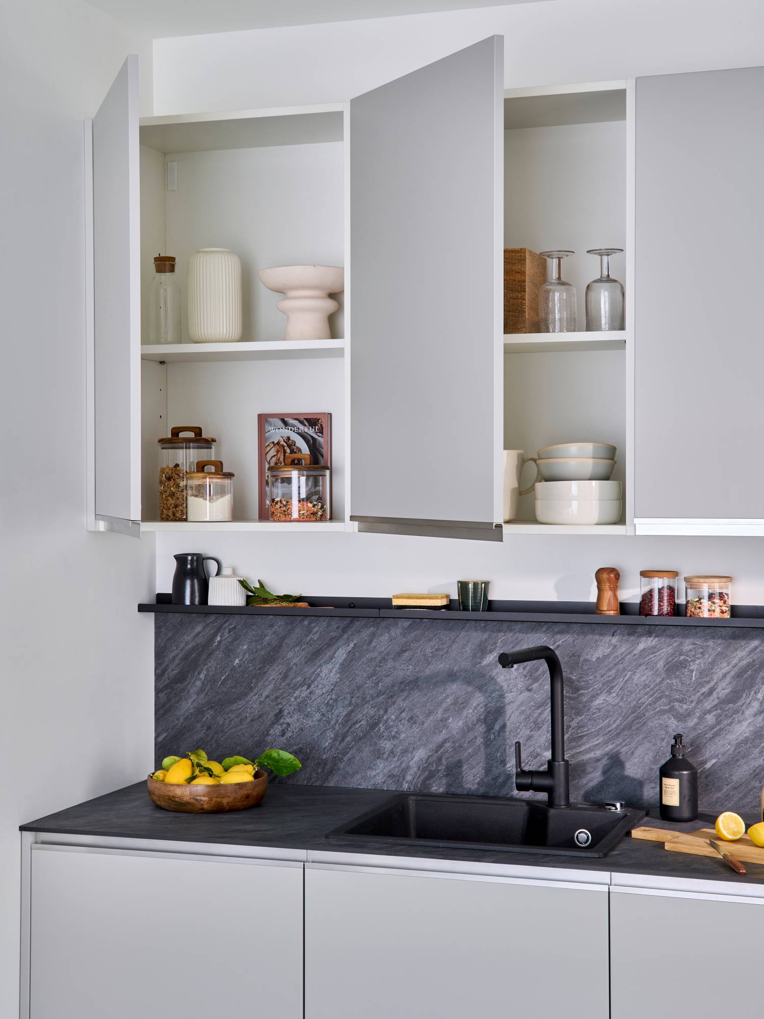 Rangement des placards de cuisine : les idees qui servent tous les jours