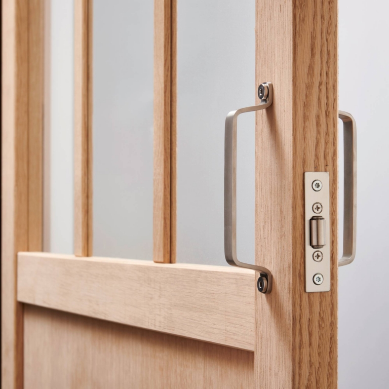 Gâche de porte cassée : la remplacer sans se tromper de pièce